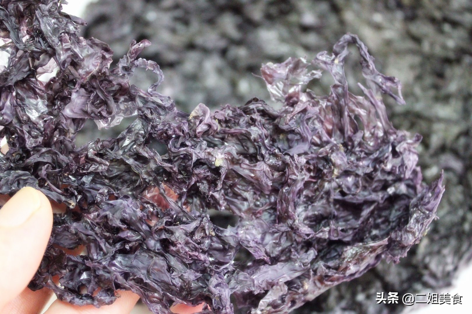 选紫菜,不是颜色越紫就越好,摊主教您一招,以后别乱买