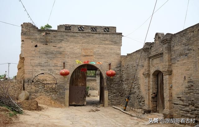 现代楼房火炕床装修效果图，融合传统与时尚的取暖睡眠空间设计