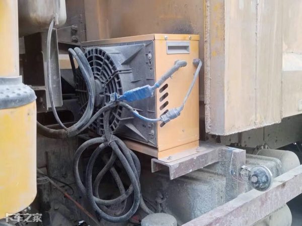 夏天驾驶室里必备3种消暑“神器”，卡友：卡车原厂标配这么难？