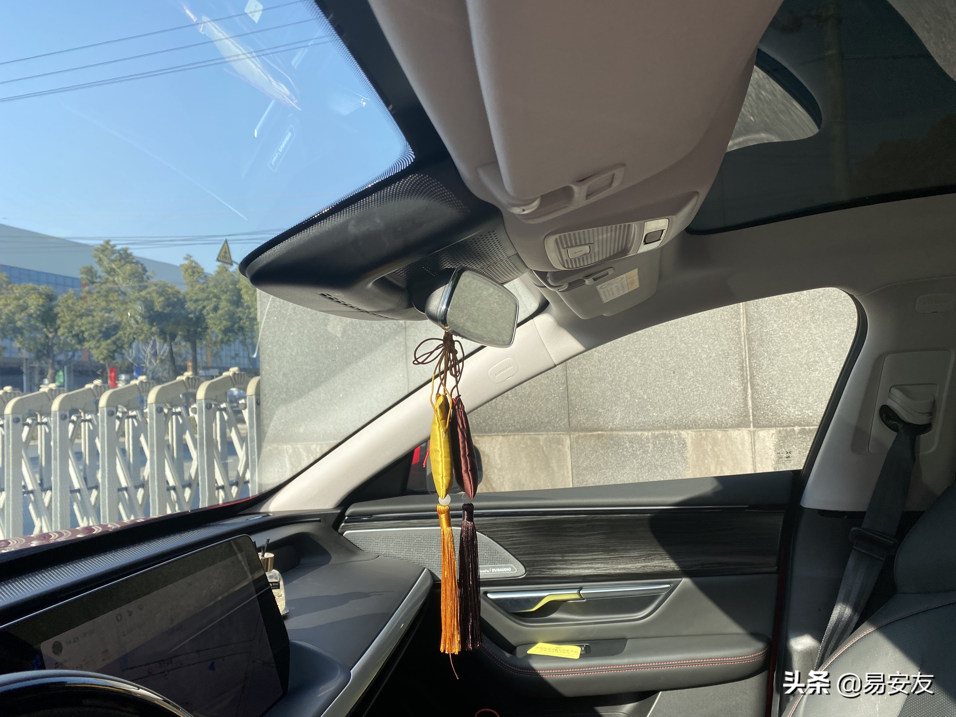 还在用劣质车膜？品牌汽车贴膜看这里