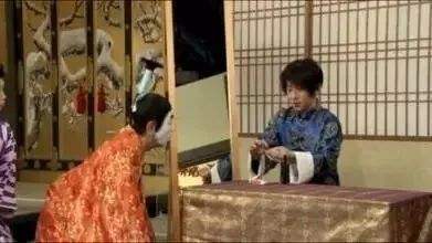 登上4次春晚，因跪日本天皇被“封杀”，消失5年的刘谦现状如何？