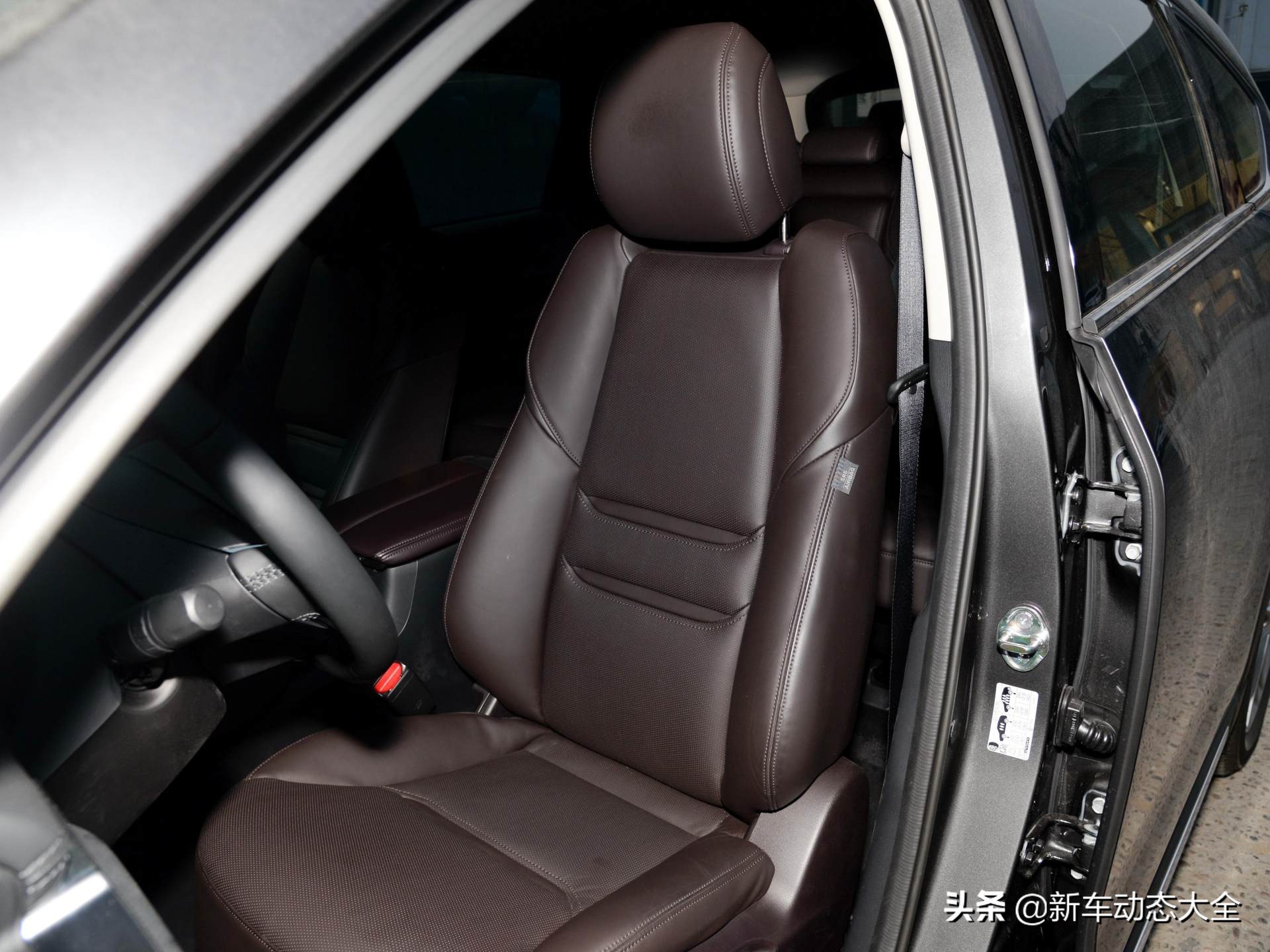 合资中大型SUV，轴距超2.9米，颜值没得说！带你看马自达CX-8