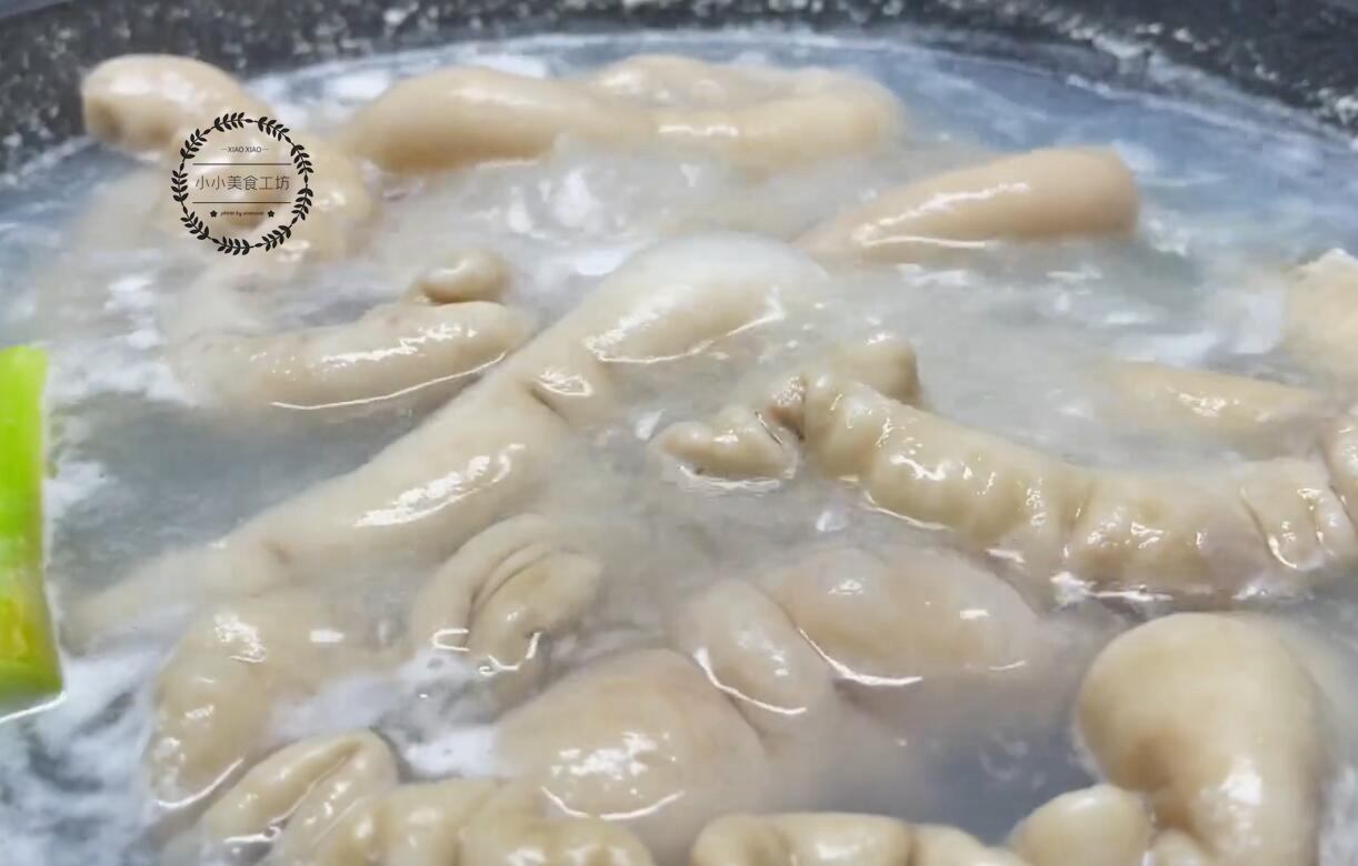 洗猪大肠，加醋加碱都不够，大厨教你5步骤，轻松去腥臭，真干净