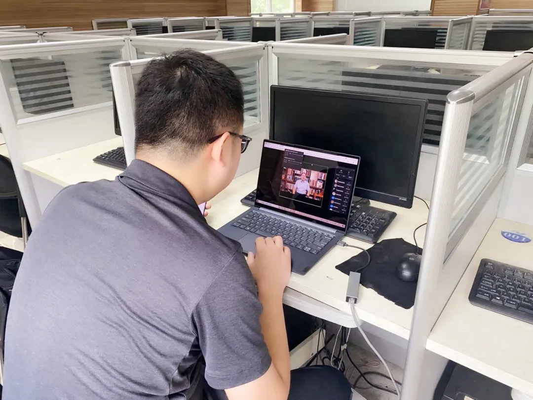 老师化身“主播”？快看过来，新学期网课开始啦