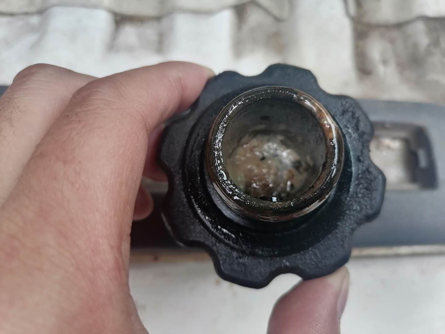 胖哥真实案例分析，发动机高温造成机油乳化，冲缸垫