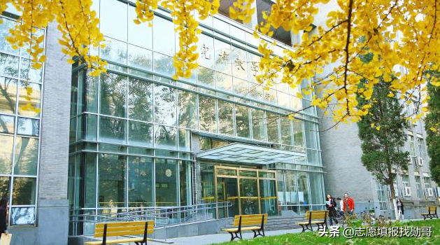 大数据专业很“火”，但报考这个专业，要注意两个细节