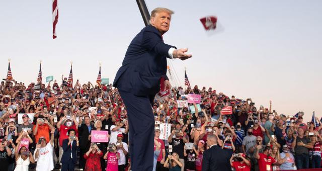 特朗普的传奇人生：他是地产富二代，娱乐明星，也是美国总统