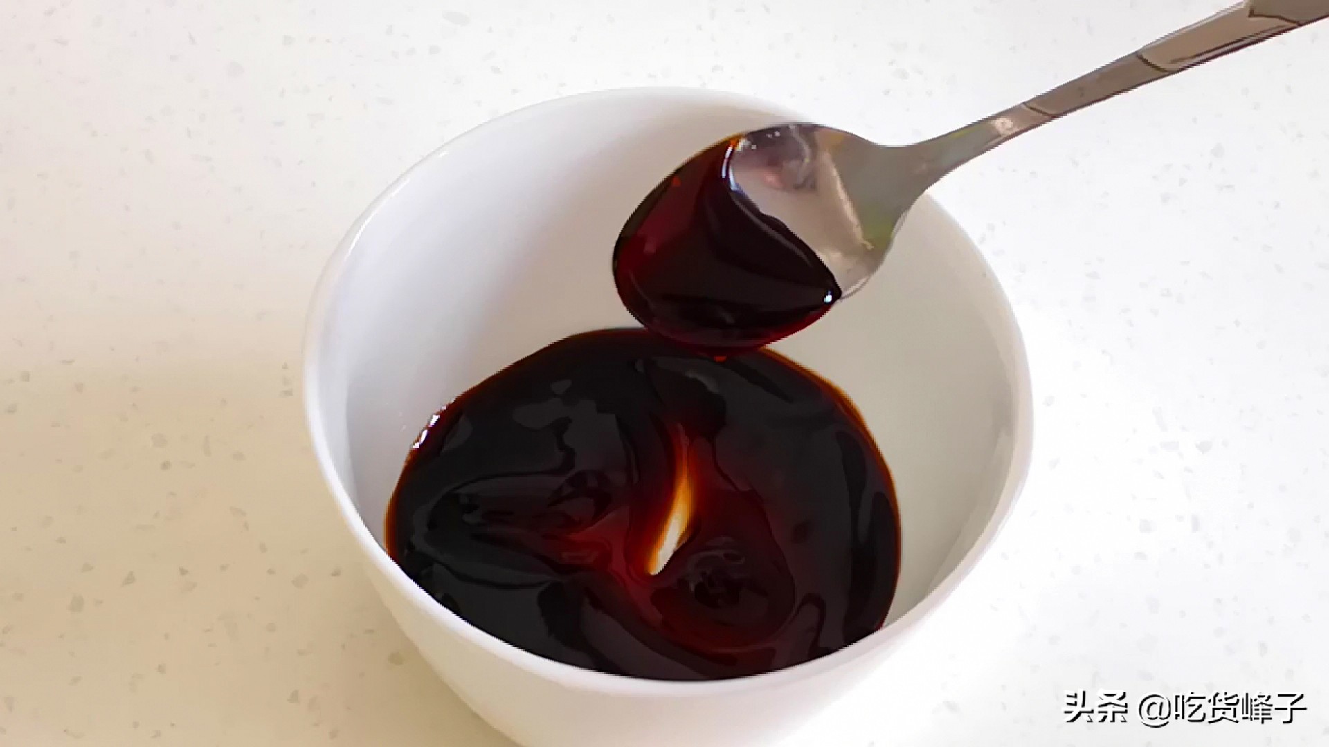 蚝油的作用和用法(香浓蚝油，烹饪神器的独特妙用)