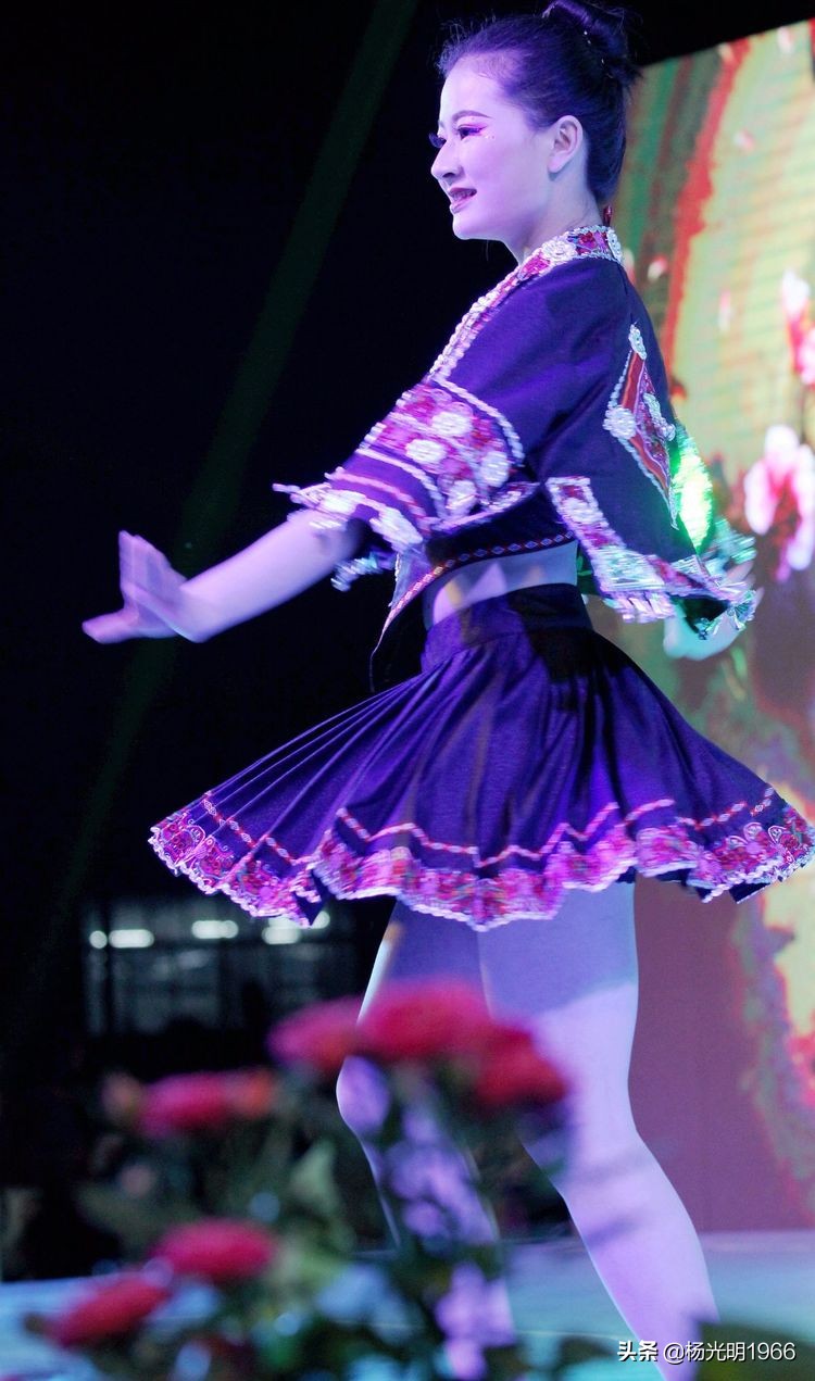 施秉一中：唱响青春   舞动人生