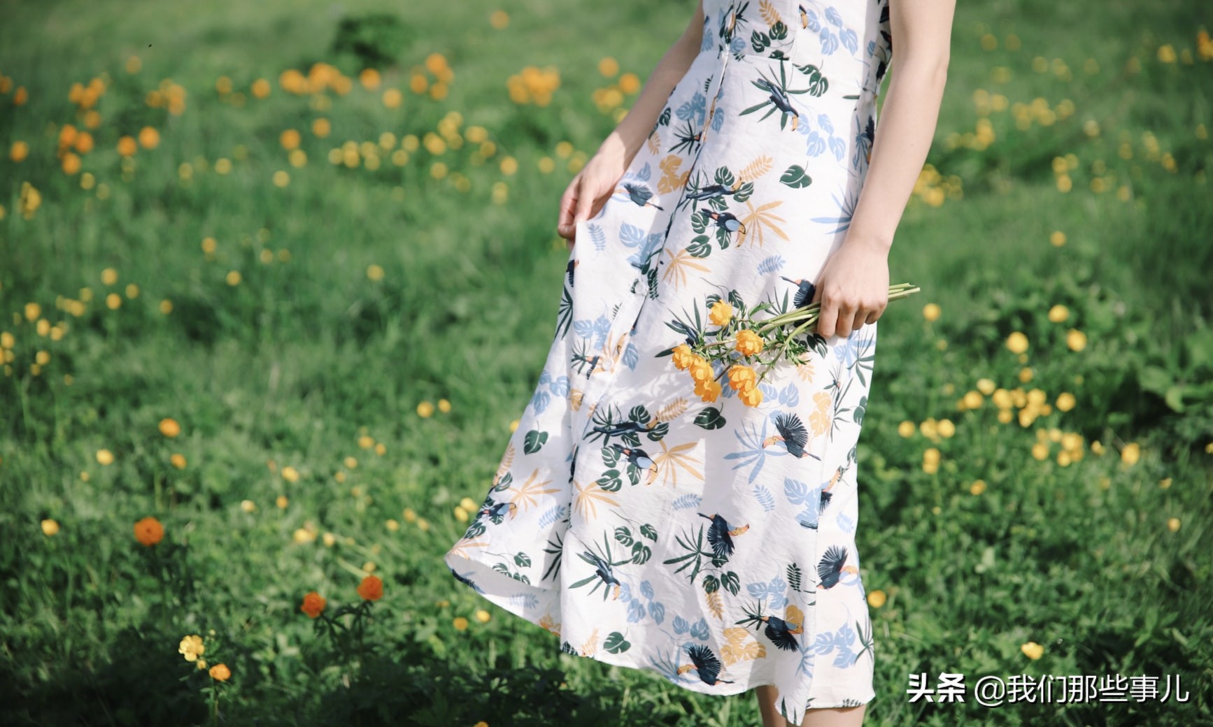 你给她点赞，她不给你点赞，只能说明她心里还有你