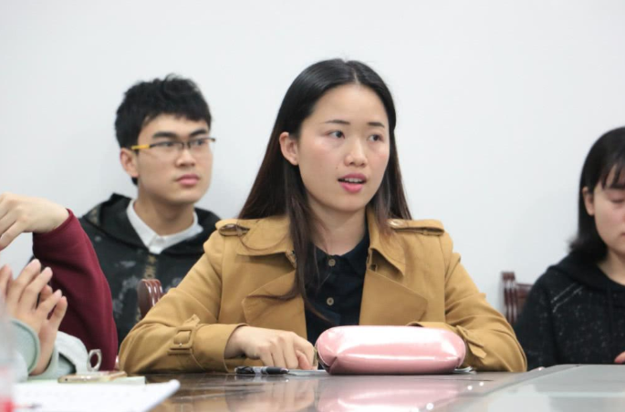 将来“没前途”的大学生，毕业找工作都成问题，名校学生也没用