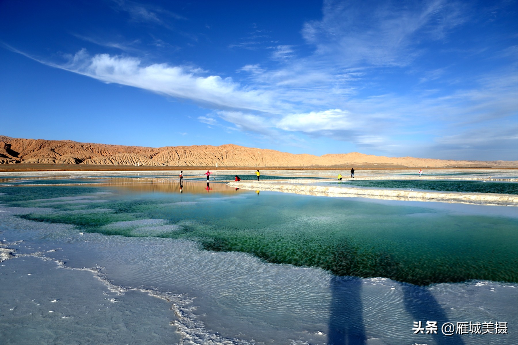 青海茫崖翡翠湖,鑲嵌在大漠戈壁中的天然油畫,美輪美奐