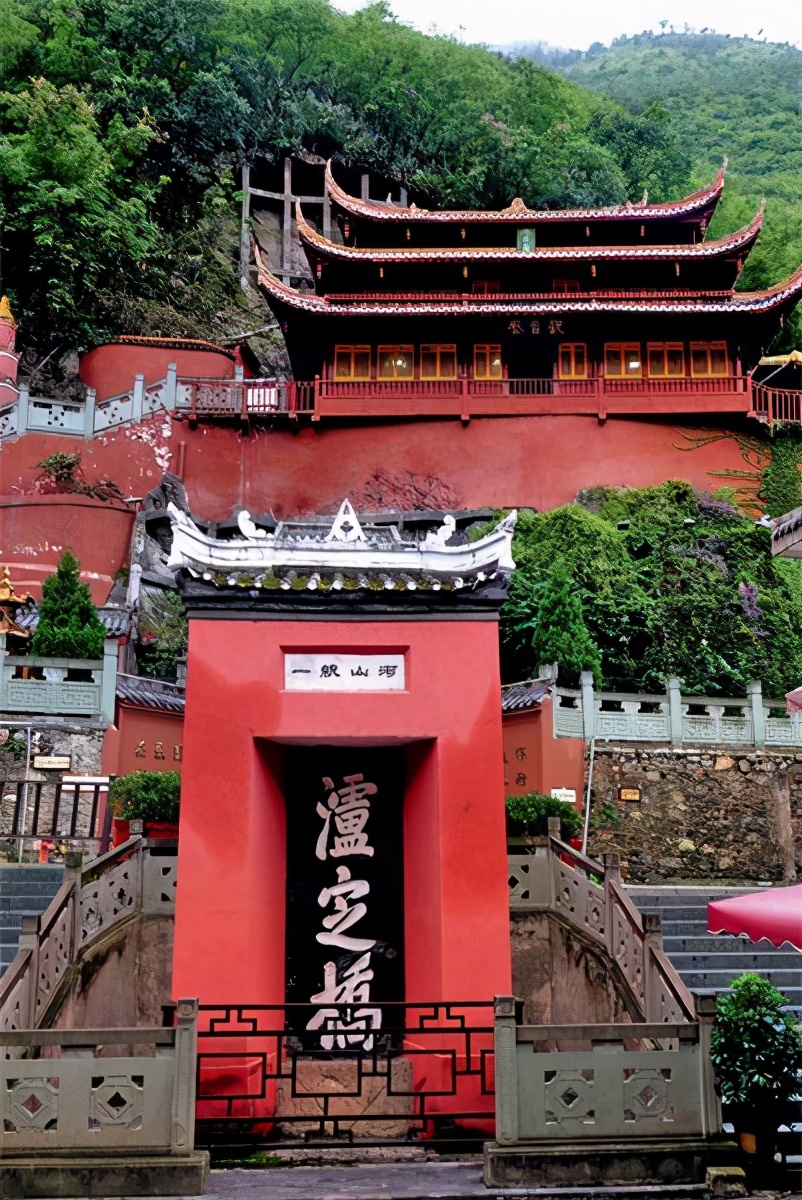 泸定桥旅游景点(泸定桥横铁索寒) - 悦闻天下