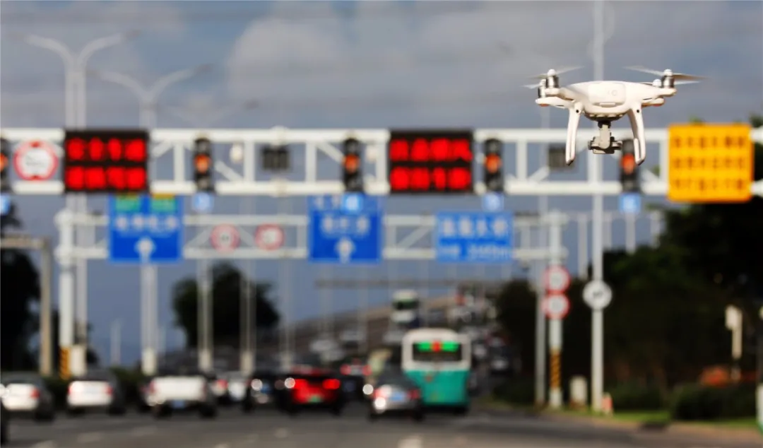 珠海交警开启首场大规模整治行动，司机插队打尖被罚:人有三急！