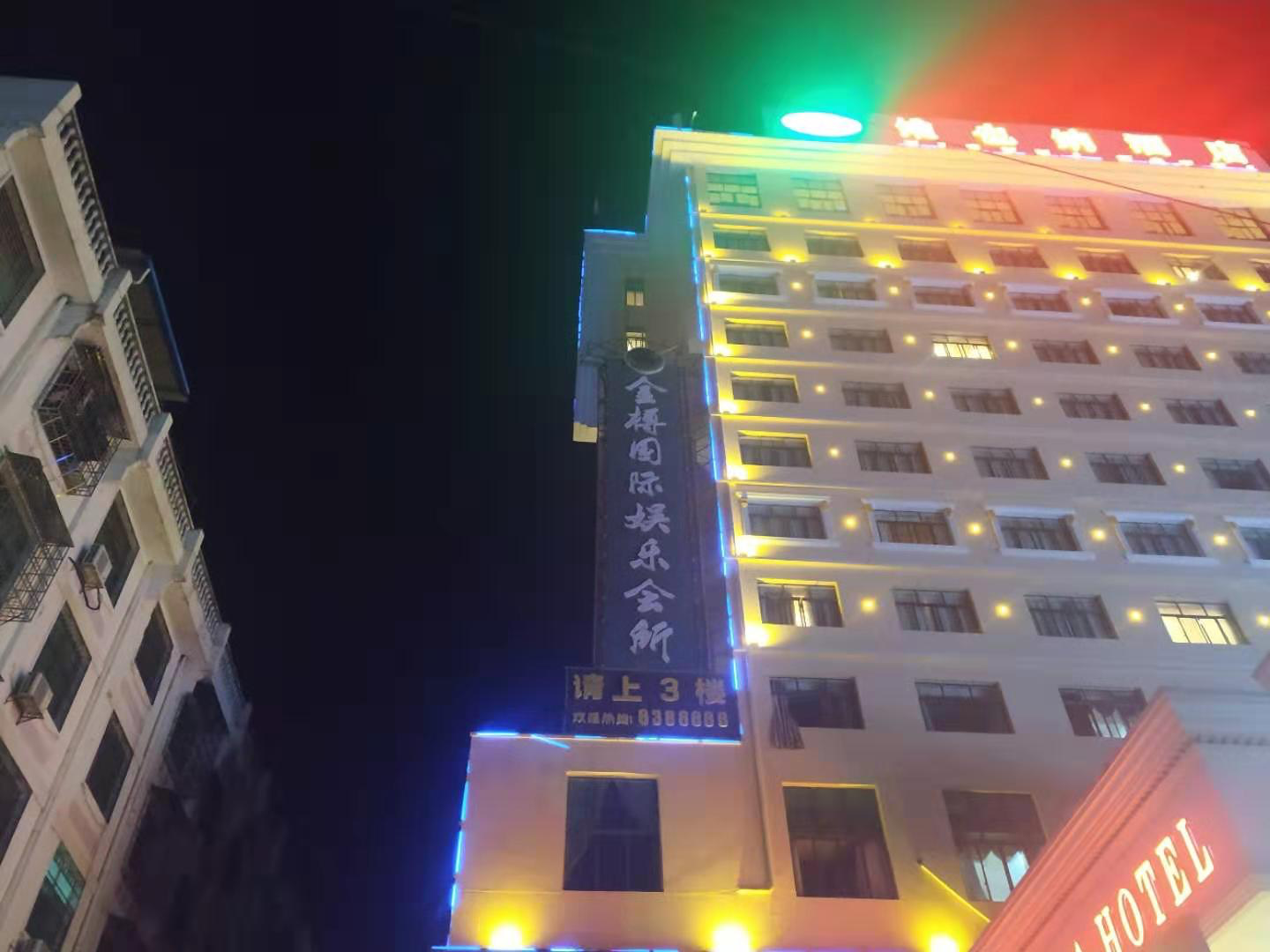 祁东女孩被曝遭多人性侵后：当地开展扫黄打黑，多家KTV歇业，陪酒女孩一夜消失