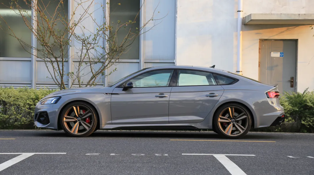 3.9秒破百的性能怪兽谁最有乐趣？奥迪RS5、宝马M3和AMG C63这样选