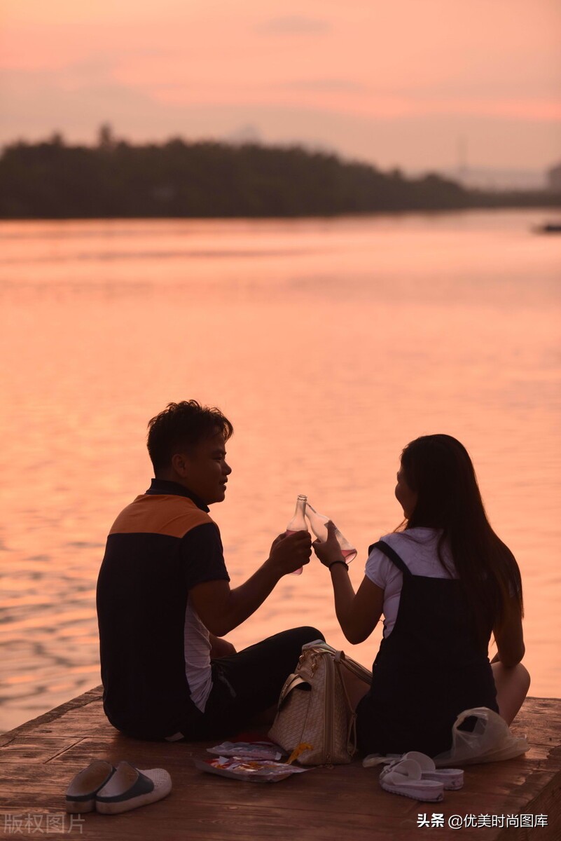 七夕情人节心情说说:我也想有个人陪我穿情侣装