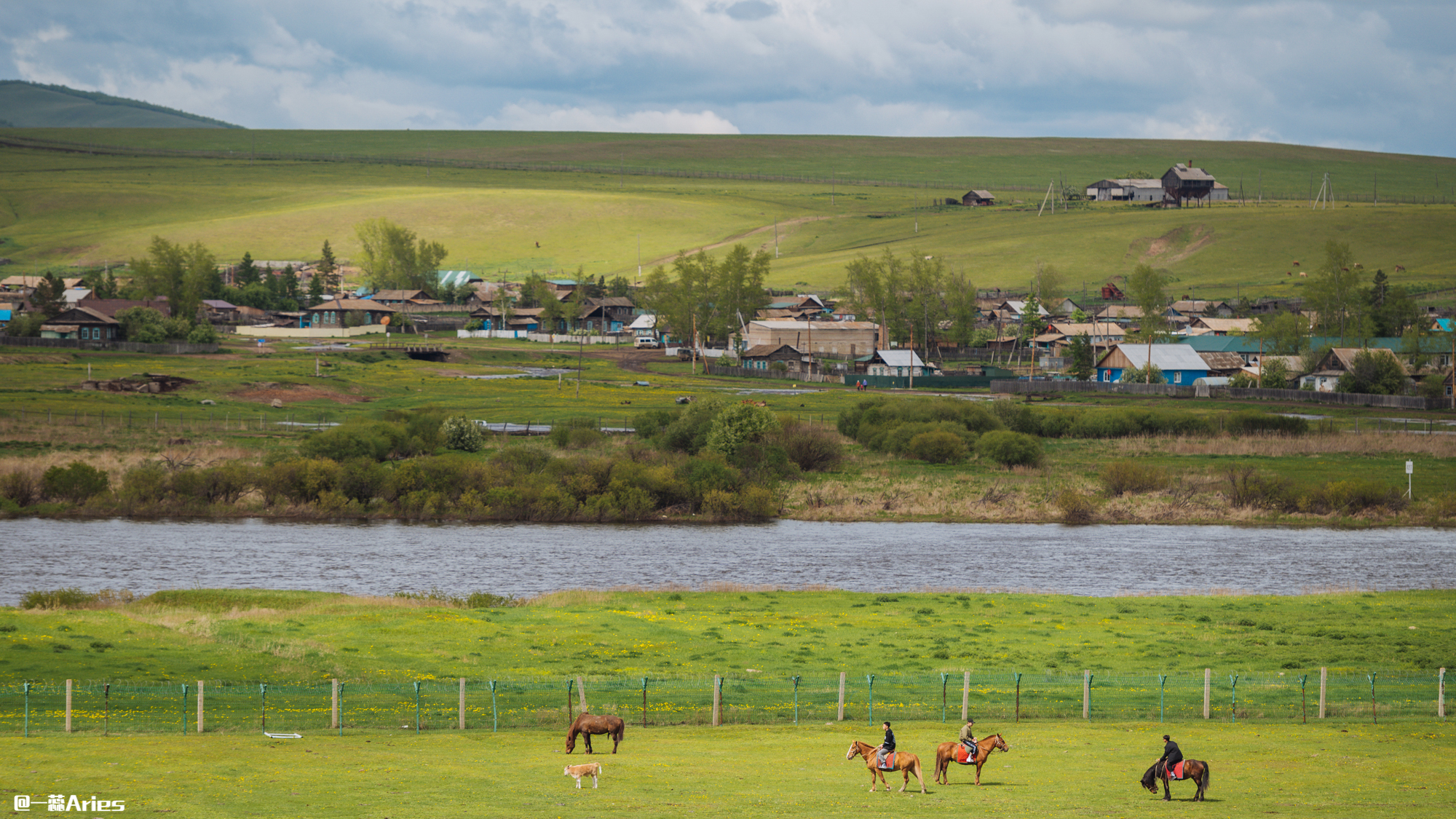 向西行90公里,是我国的边境俄罗斯民族乡室韦小镇,和俄罗斯的赤塔州涅