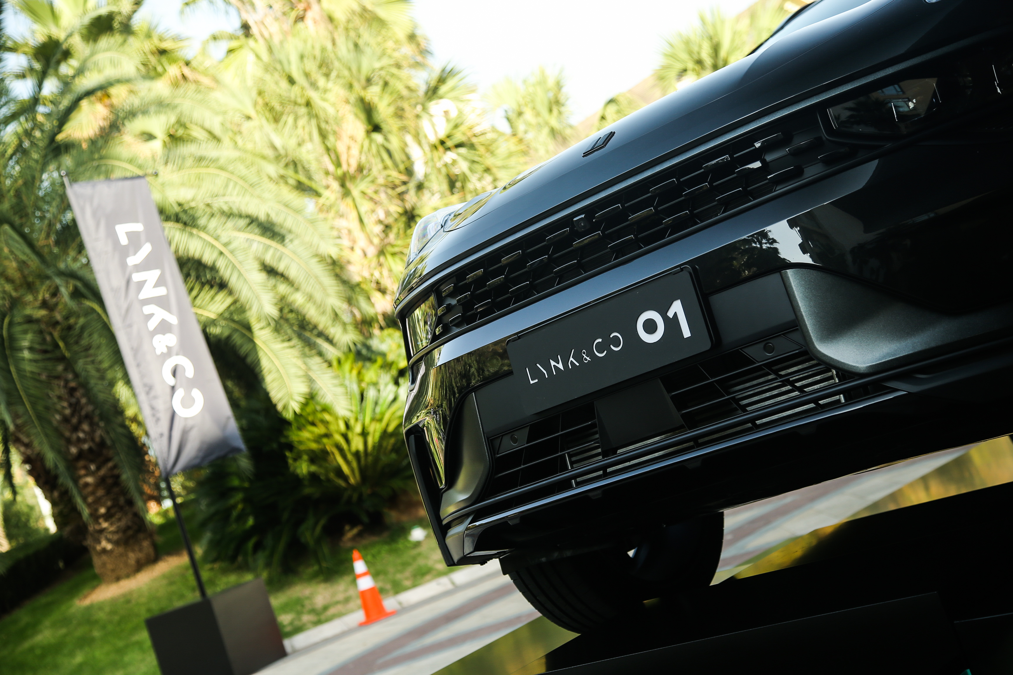 二是领克品牌的车型中,主销车型为中高配车型居多;三是领克用户的增购