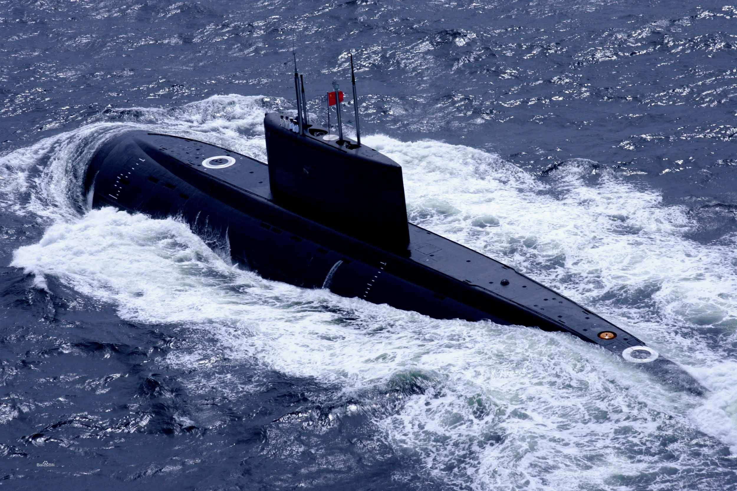 中美俄潜艇下潜深度较量：美600米，俄最深，中国的潜艇呢？