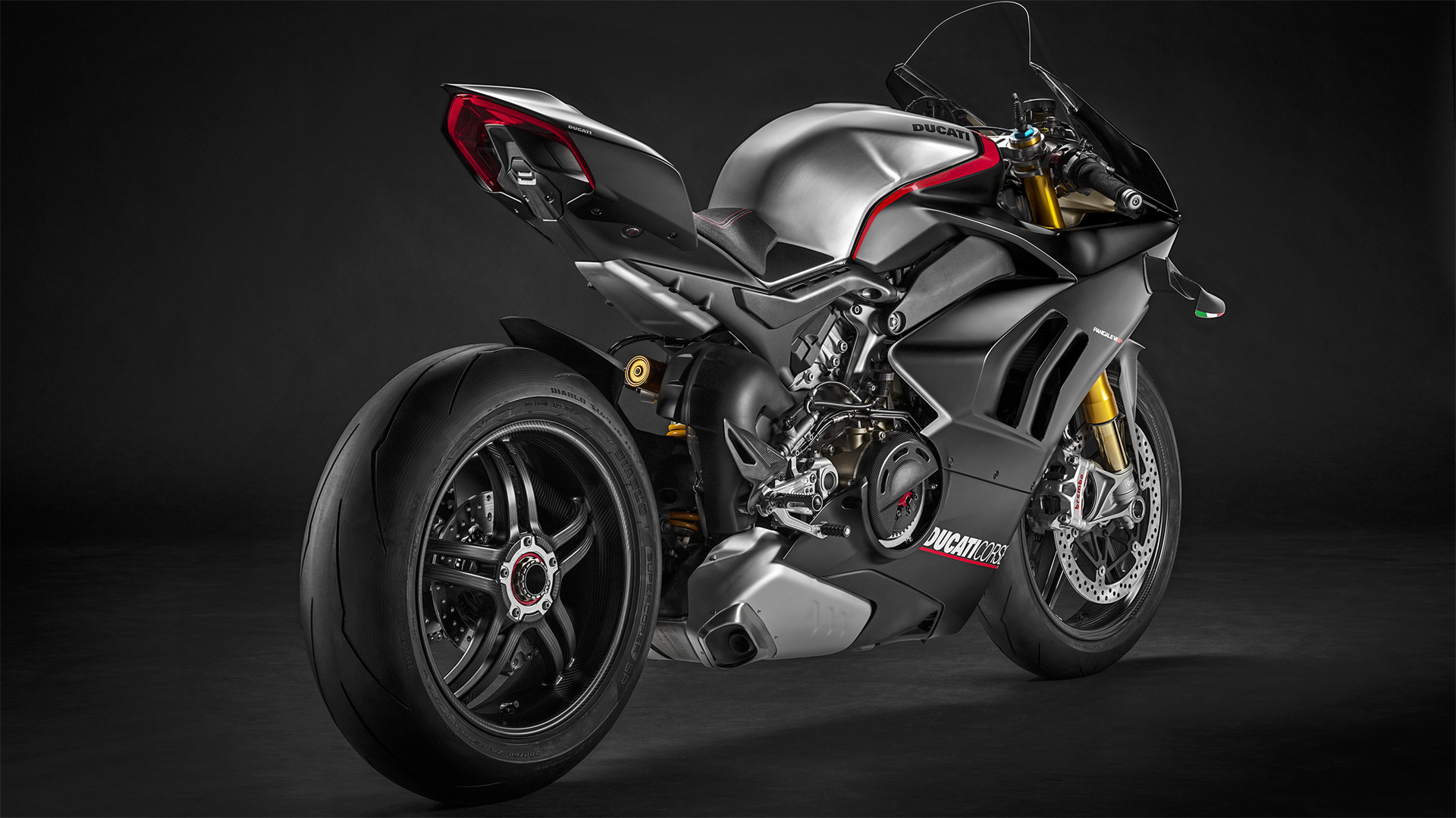 杜卡迪一字之差贵10W！那少两个缸会便宜多少呢？