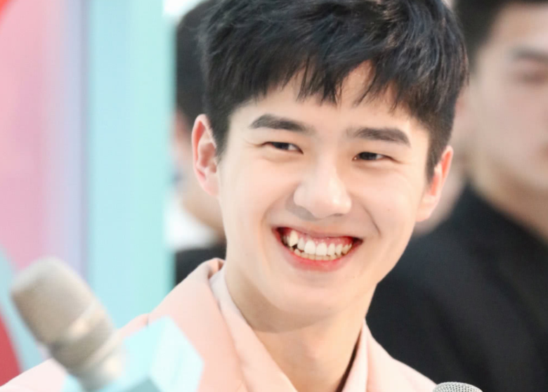 刘昊然顺利考编上岸，引大学生深思，明星也要来抢“铁饭碗”了？