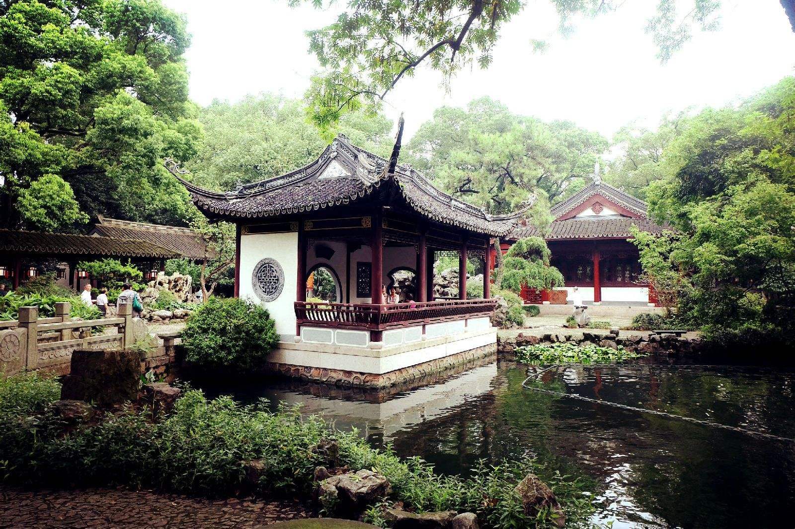 上海市五大古典园林之一，占地百亩，门票只要10元
