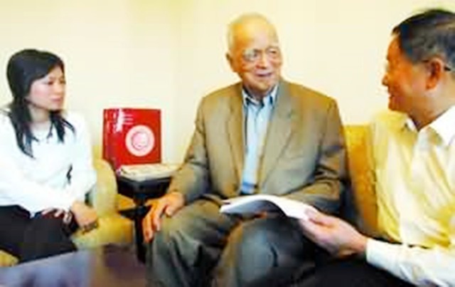 厦门市第一任市长，也曾担任广东省省长，90岁逝世，官至正部级