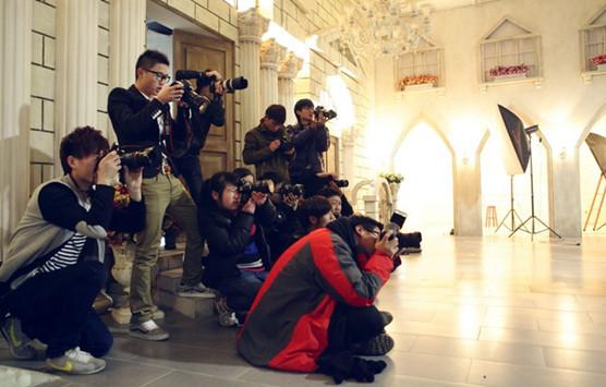 摄影专业（花钱如流水）