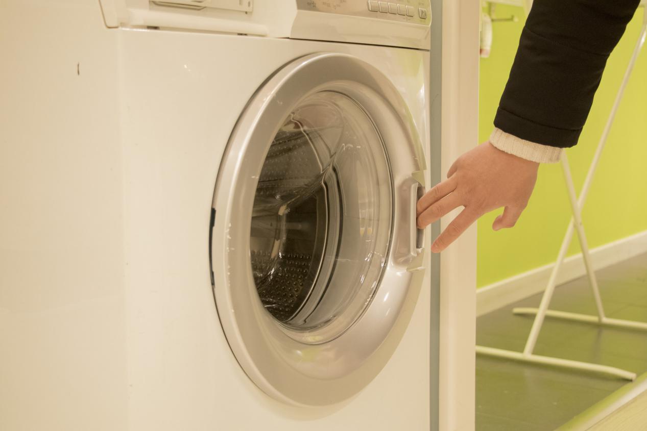 怎么清洗洗衣机里的污垢小妙招，清理污垢的3个妙招？