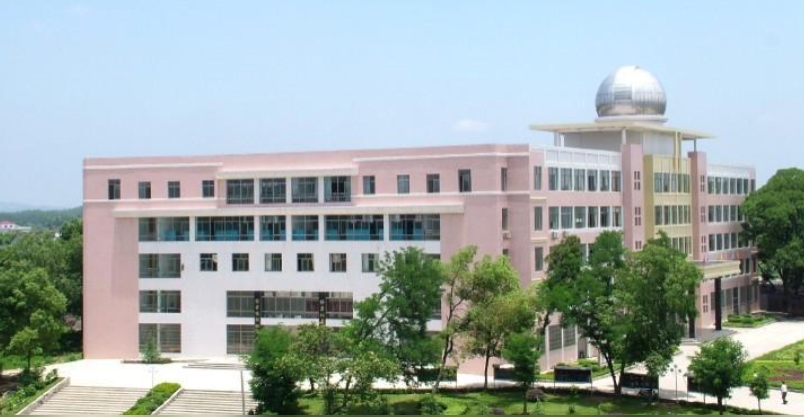 邵阳有个大镇，被称为“小南京”，镇里藏着一所百年名校