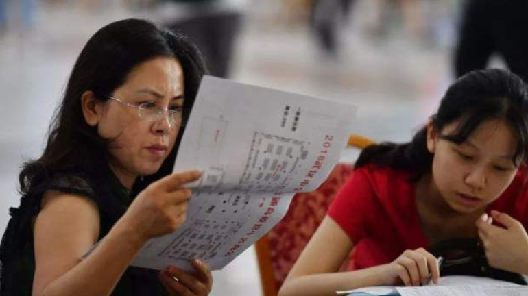 中国“百强大学”排名洗牌，南京大学进步明显，人大跌出前十五