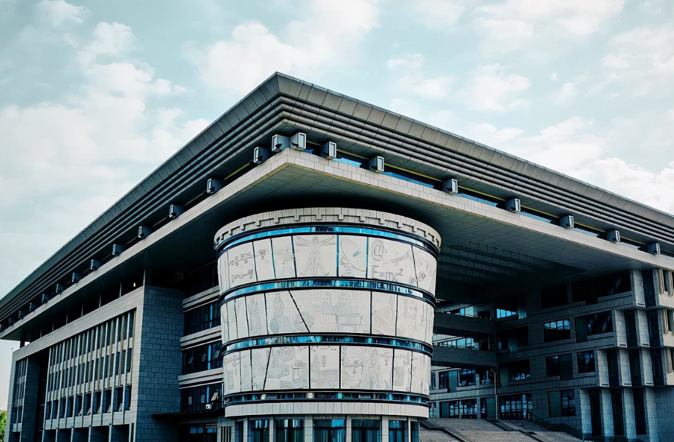 2021“双非”大学排名，深大无缘榜首，被S9联盟之首黑马院校反超