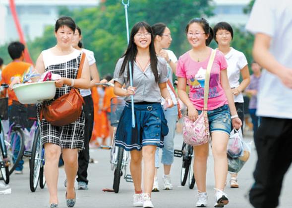 北方学生到南方读大学是啥体验？语言加密不算啥，干饭才是真难题