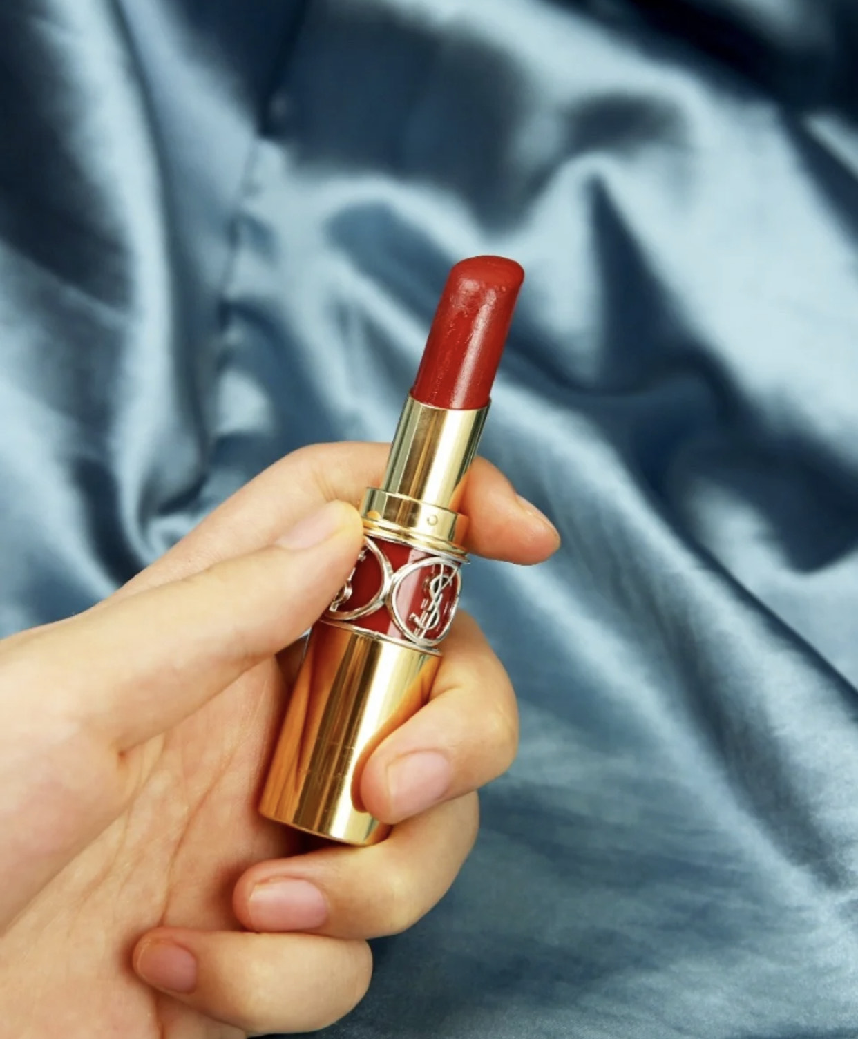YSL口红很火，为什么实际买的人不多？看完这4个缺点就懂了