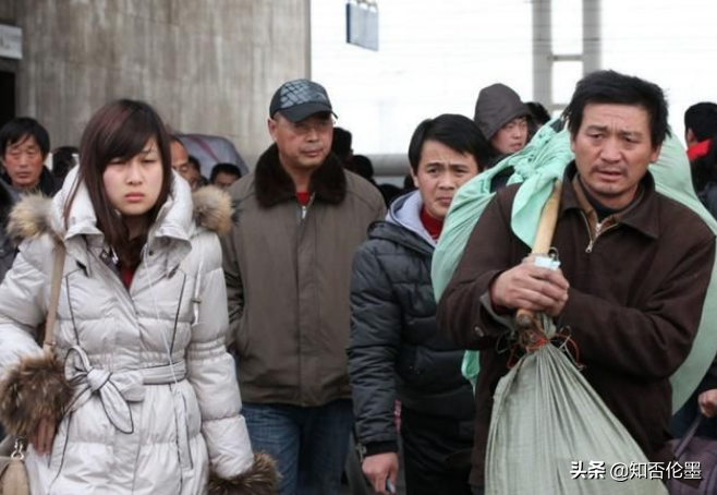 種地補(bǔ)貼也不間斷，為啥耕種農(nóng)田的人反而更少了？答案讓人無奈