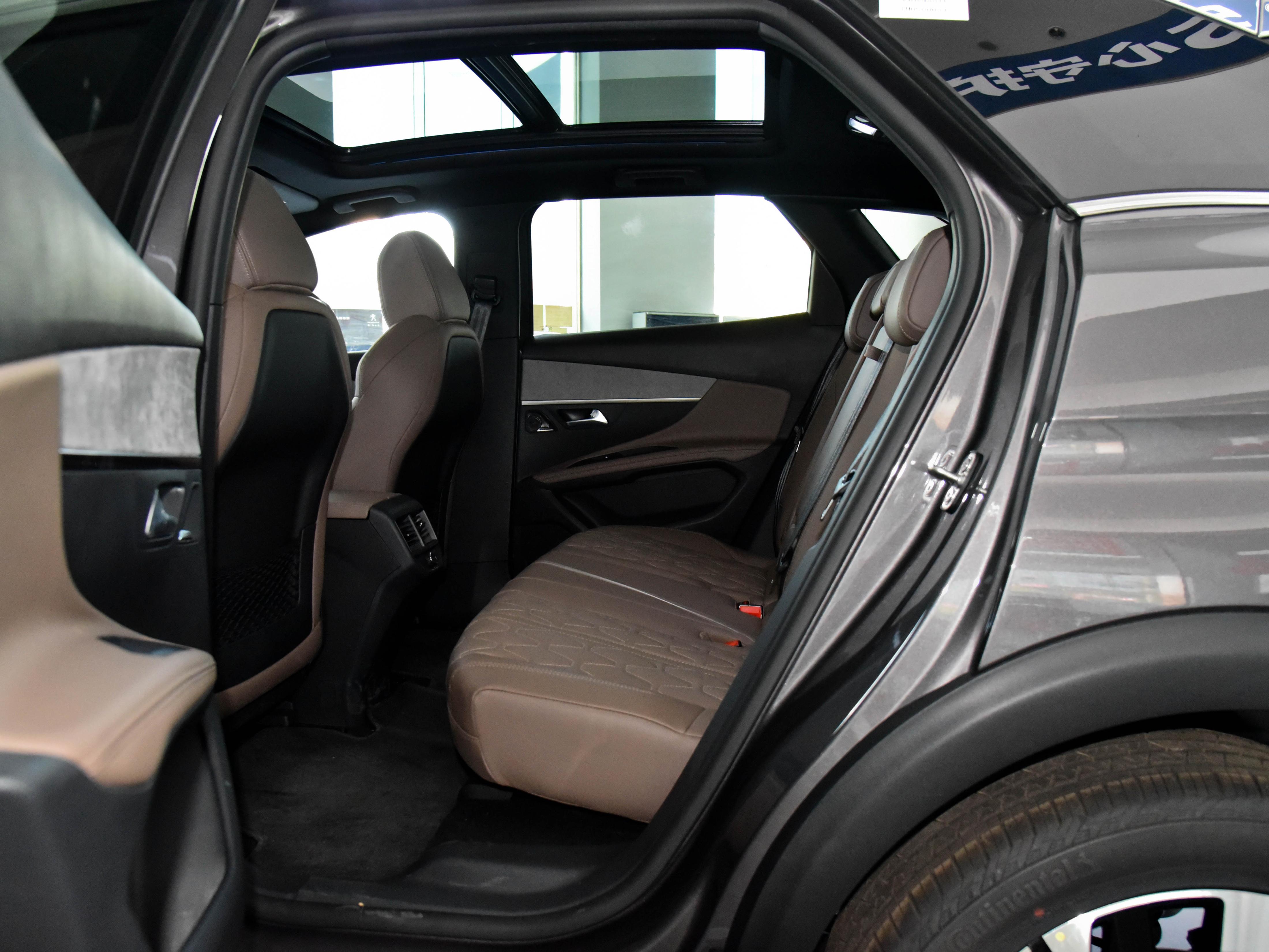 法国浪漫主义，实用大空间SUV,实拍标致4008