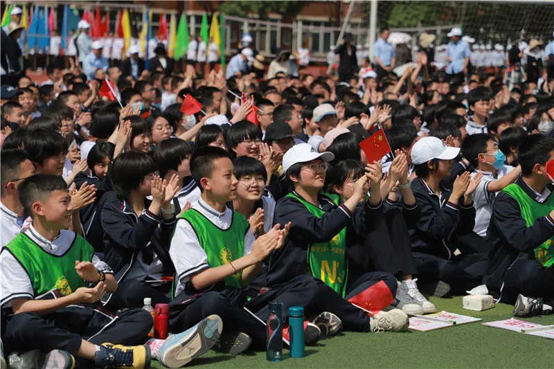 超燃运动盛会·震撼灞柳河畔！西安铁一中滨河第八届体育节暨田径运动会火热进行中……
