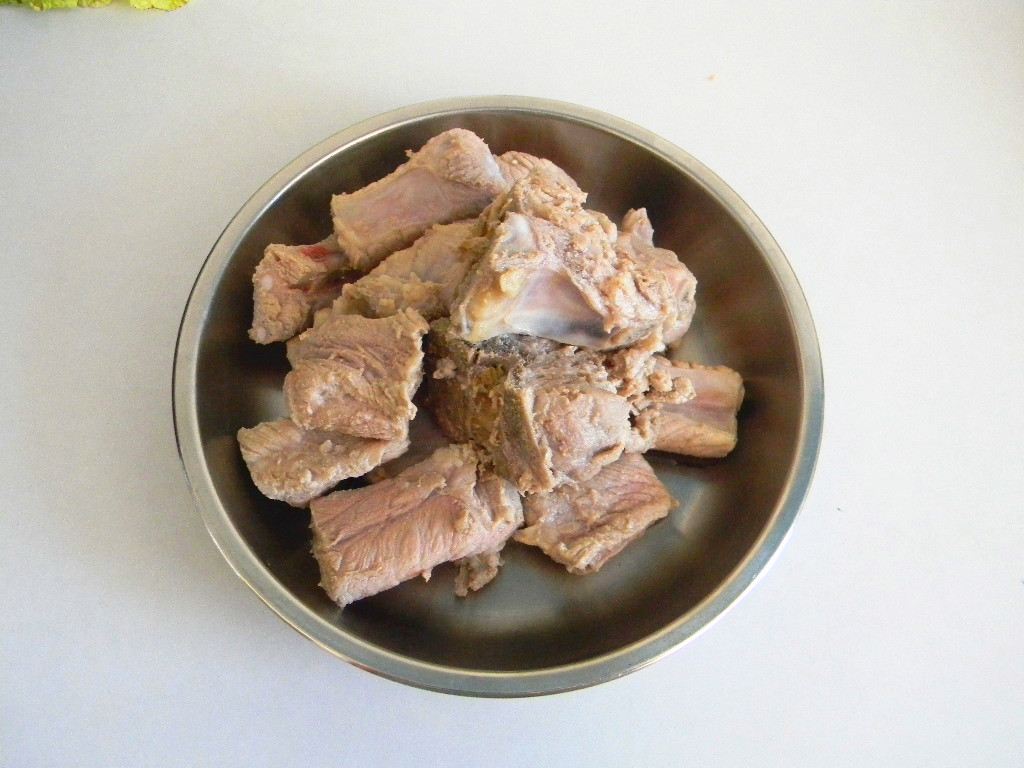 干锅排骨怎么做（十分钟速成味美特下饭的干锅排骨）