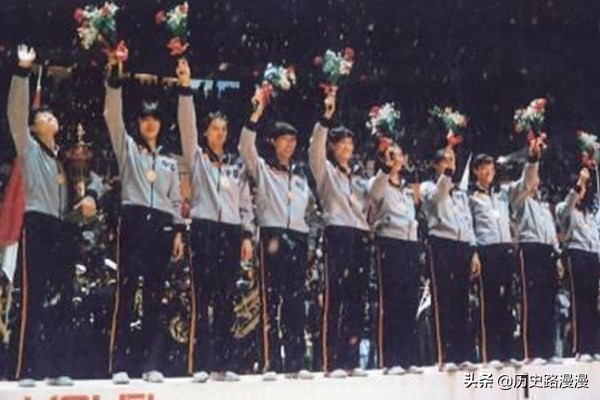 81年世界杯女排(1981年，中国女排经过惊心动魄的比赛，首次夺得世界冠军)