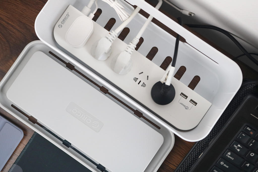 桌面排线凌乱有高招 奥睿科帮你整理 秒变整洁