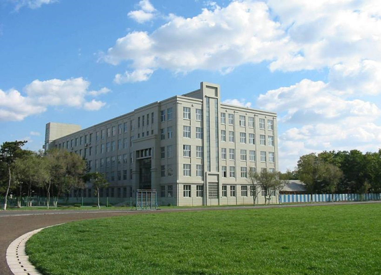 “东三省”大学排名公布，哈工大勇夺第一，哈工程也挤进前五名