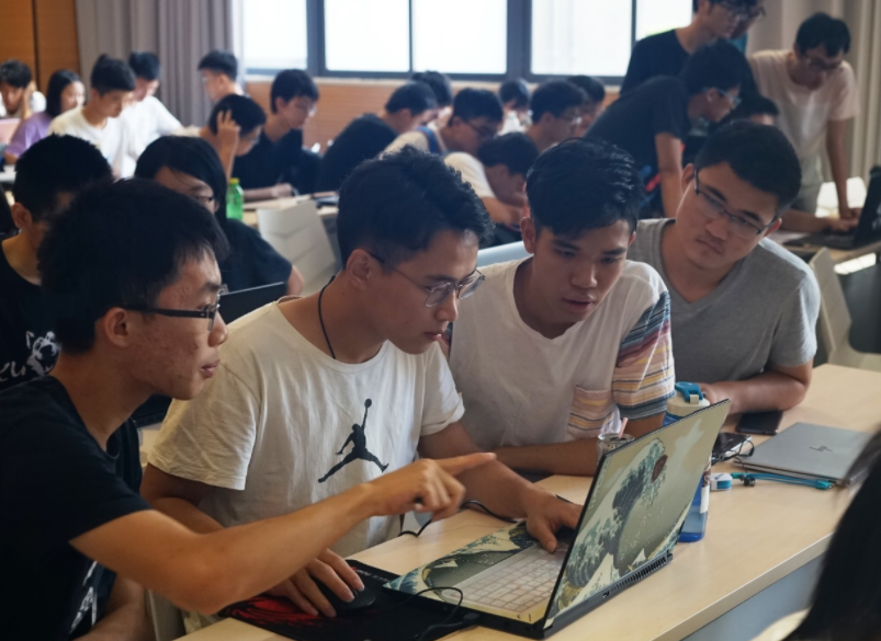 宁夏高考出现锦鲤，420分成功捡漏华中科大，网友却表示不羡慕