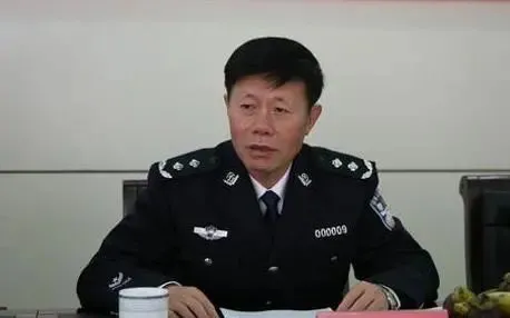 东莞东站至佛山汽车站：退休老领导落马引关注