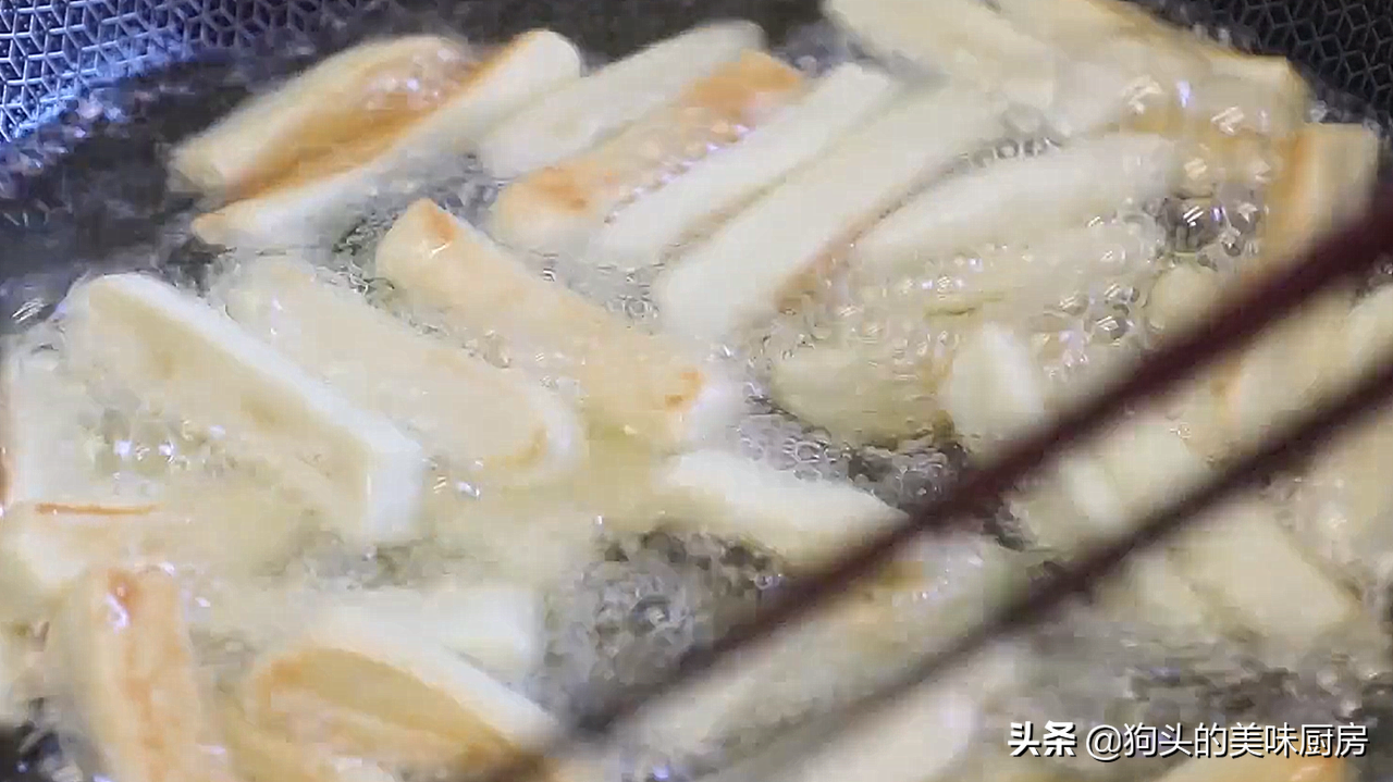 家里有鸡蛋就能做的鸡蛋酥，用料简单味道好，入口酥脆香而不腻