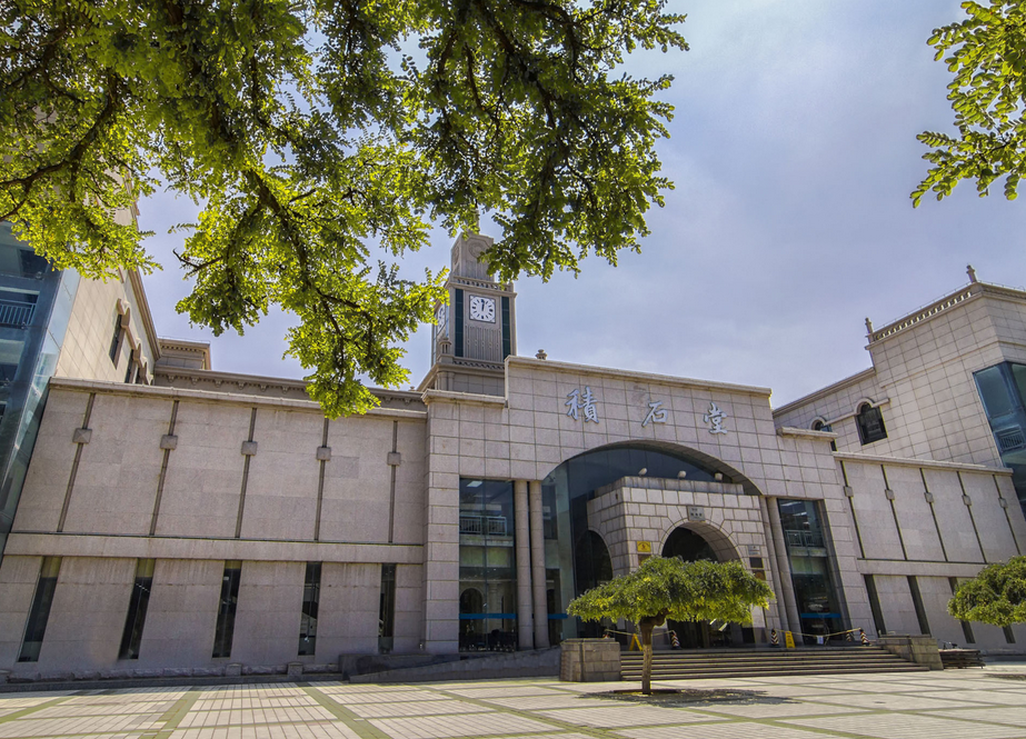 “退步明显”的3所大学，从全国前三到普通本科，学生直呼可惜