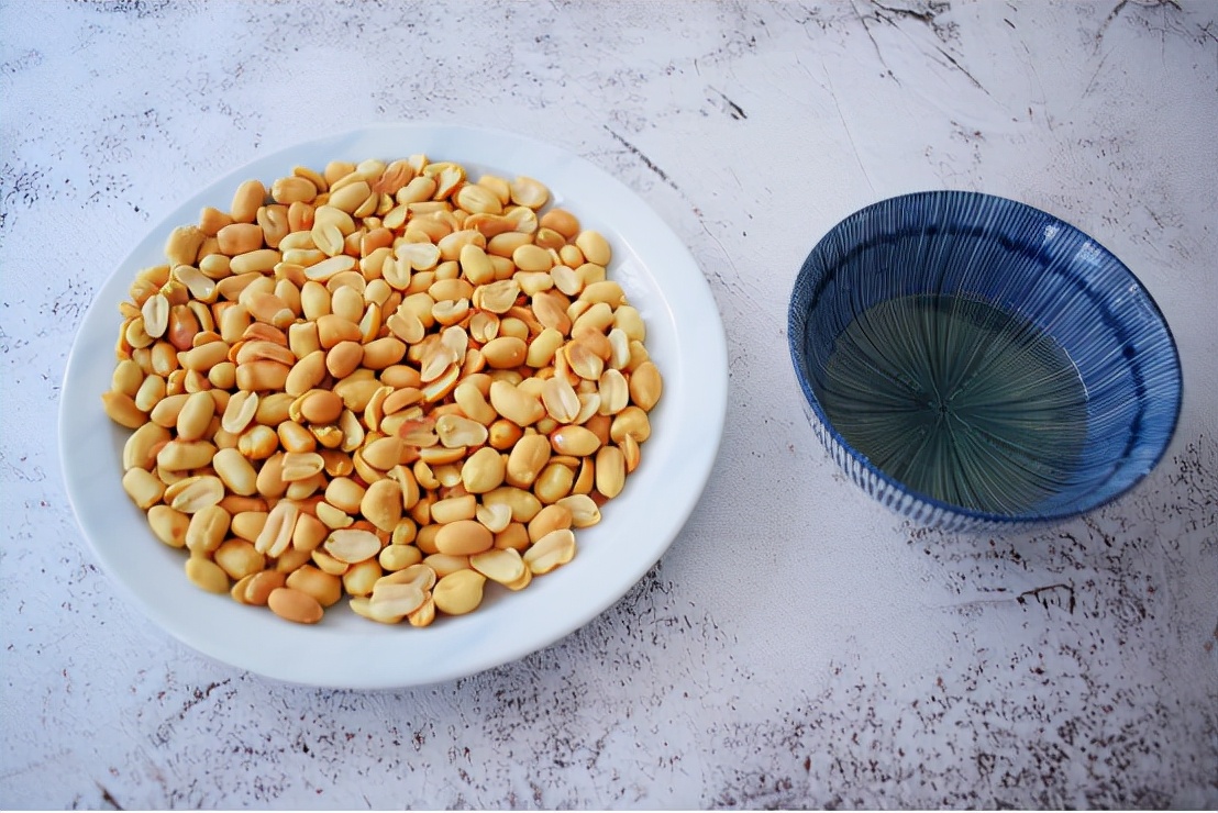 想吃花生酱不用买，自己在家也能做，纯天然的更健康