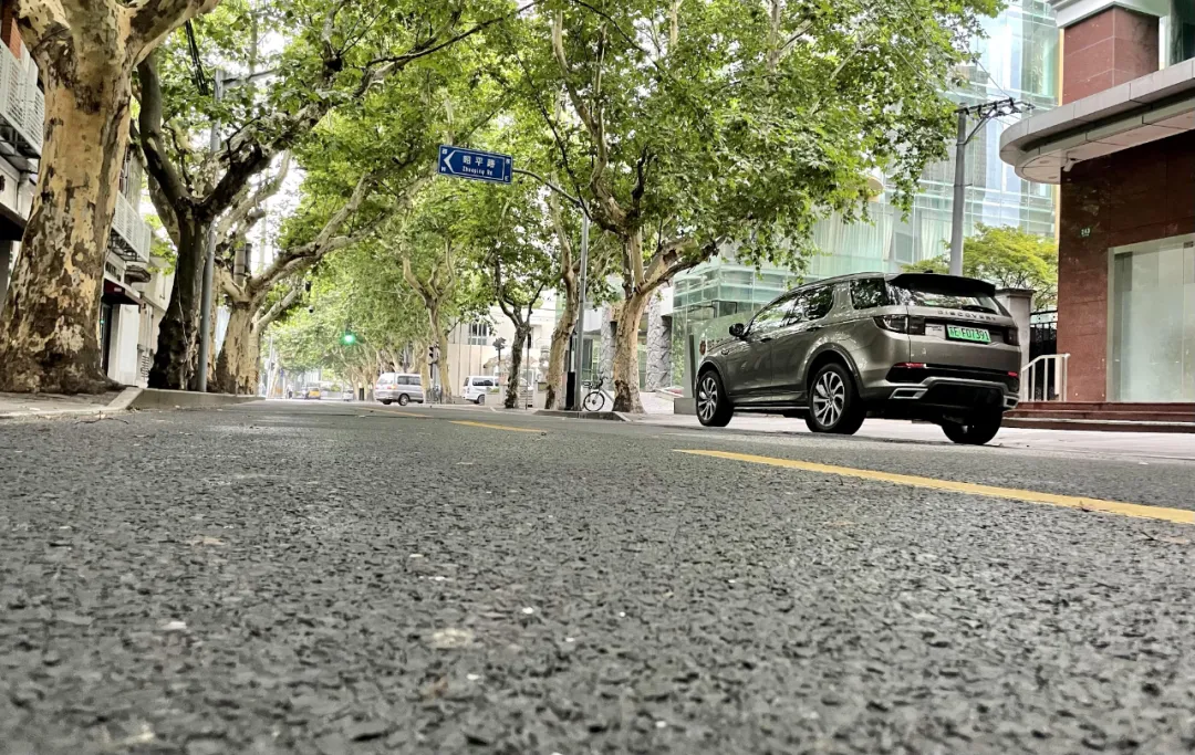 解鎖小馬路丨逛完天平路，讀懂路虎發(fā)現(xiàn)運動P300e的混合理論