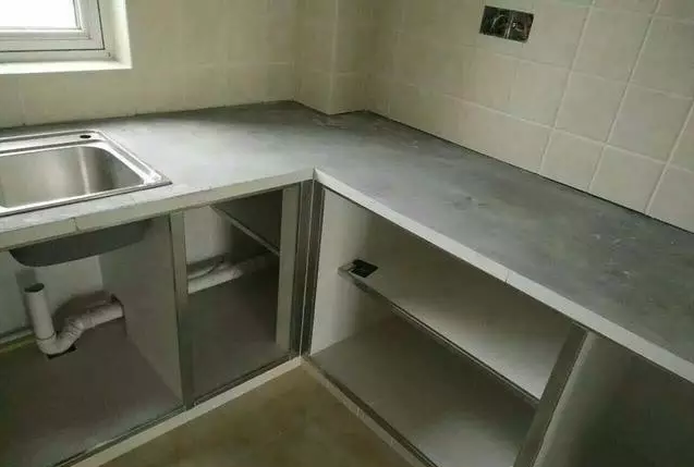 深受大家的认可,目前市面上房子装修,厨房橱柜台面选用石英石材质做