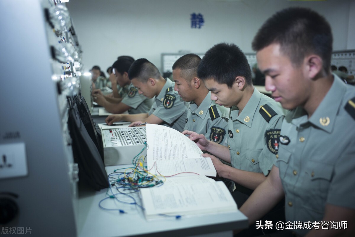 大学生走直招士官的优势在哪里，前景真的很好吗，看完你就懂了